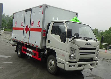 江铃易燃气体厢式运输车