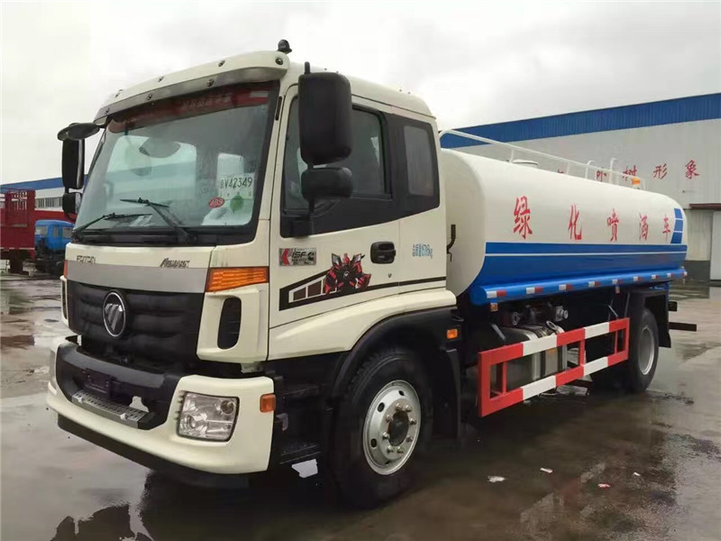 福田欧曼14吨洒水车（国五）