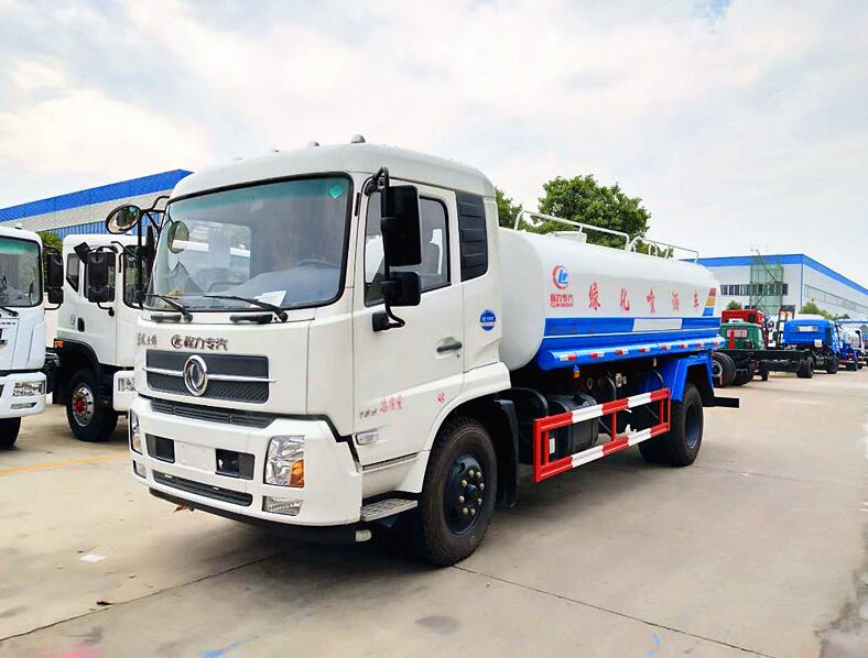 东风天锦12方洒水车