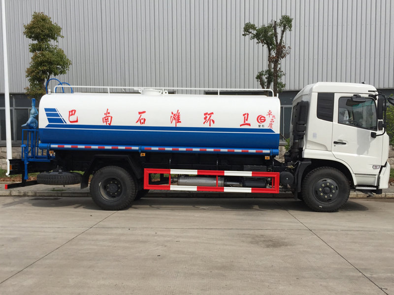 东风天锦14吨洒水车(国五)
