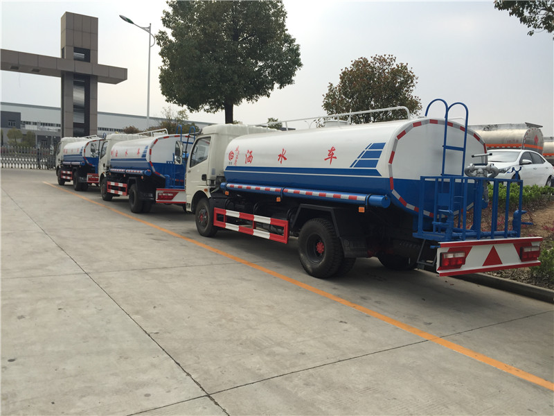 东风多利卡9吨洒水车(国五)
