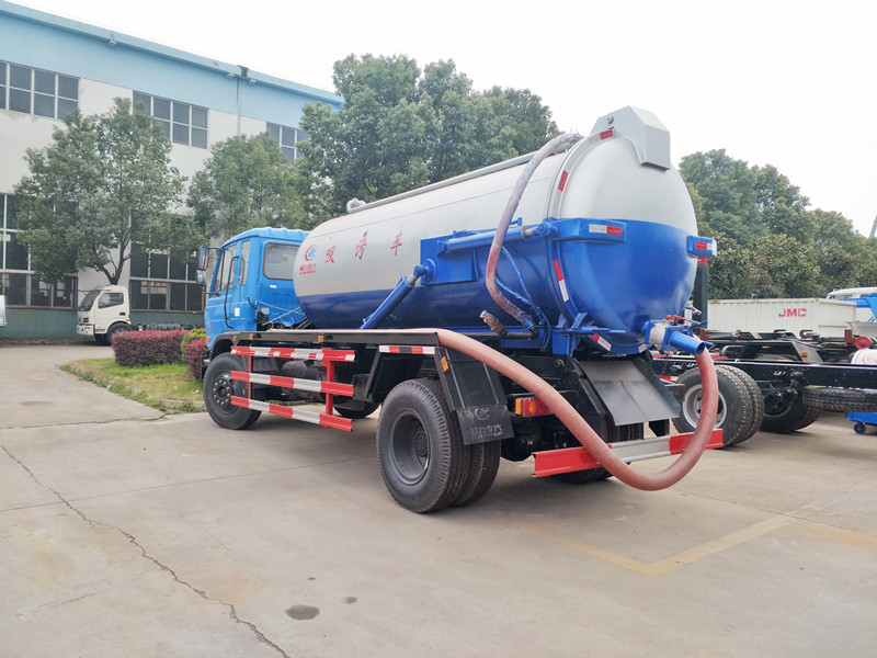 东风153吸污车