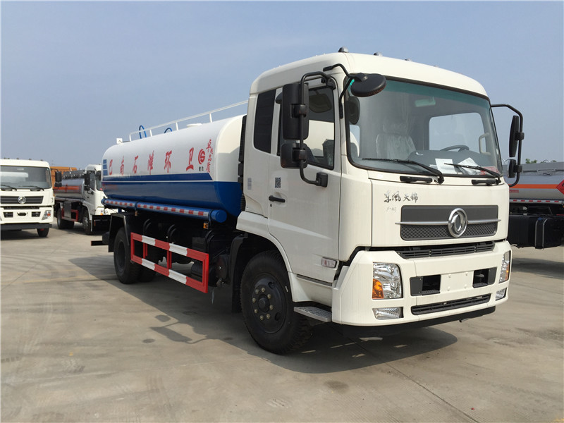 东风天锦洒水车6.jpg